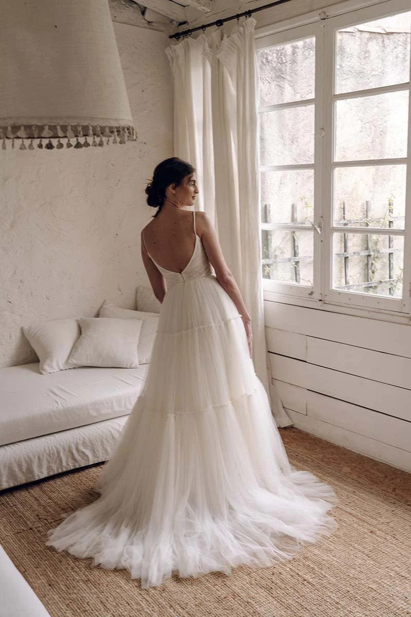 Simple A-line Wedding Dresses, Popular Bridal Gowns, V-neck Tulle Bridal Wedding Dresses