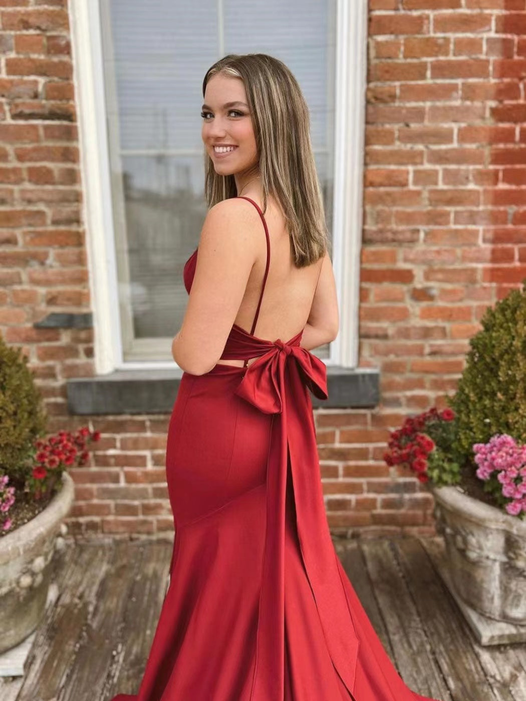 Red Color Mermaid Long Prom Dresses, V-neck 2022 Prom Dresses, Popular Wedding Bridesmaid Dresses