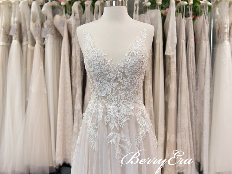 V-neck Lace Appliques Long A-line Tulle Wedding Dresses, Long Bridal Gown, Newest Wedding Gown